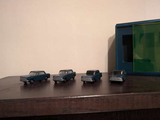 Box pack of 4 hotwheel sized cars