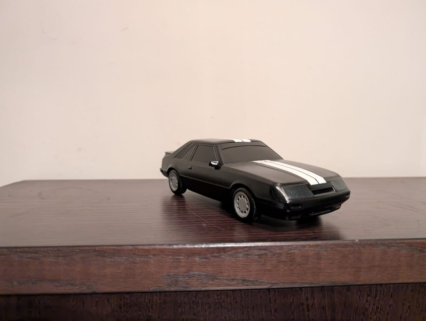 Old ford mustang GT.