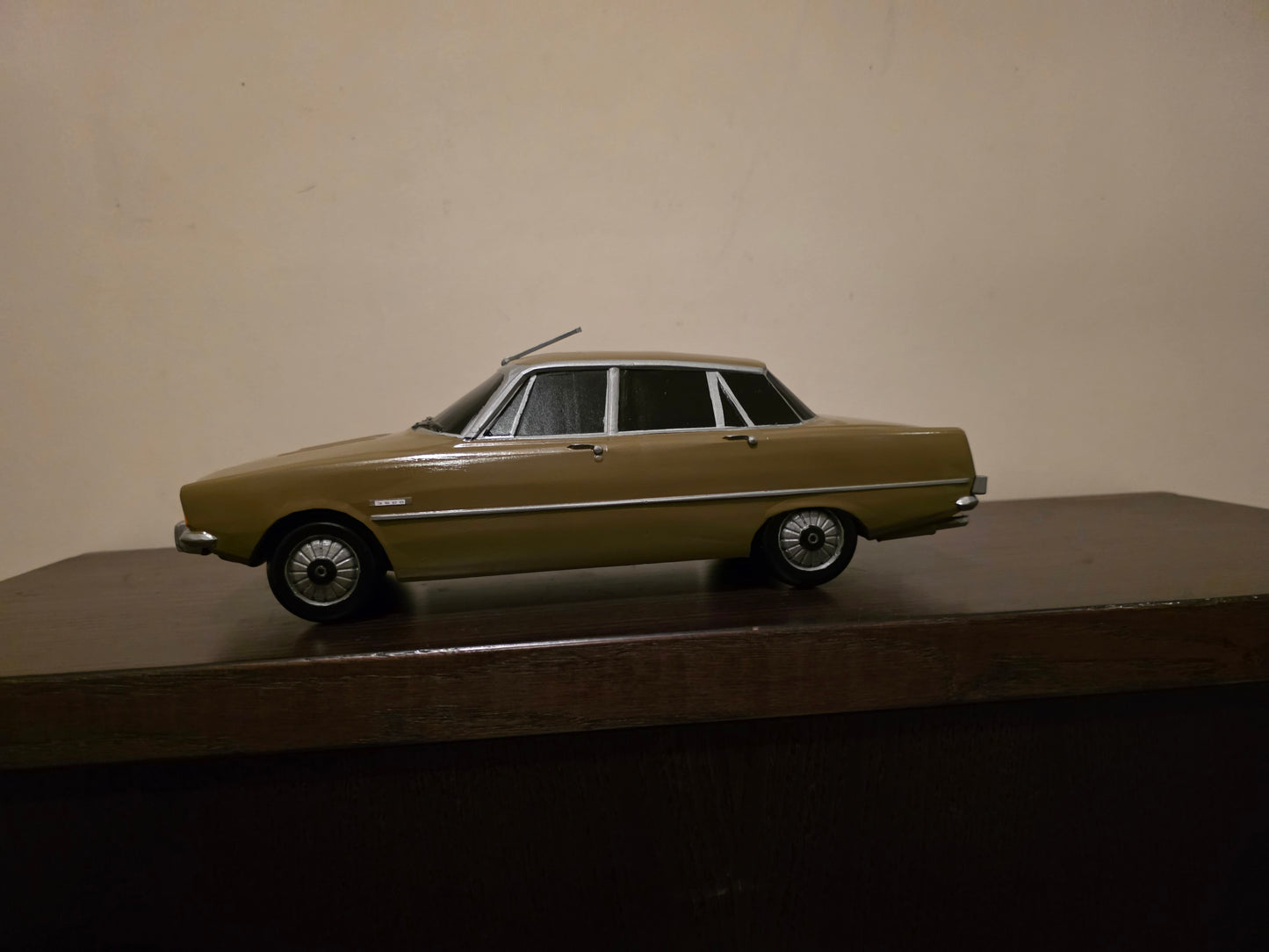 1/10 scale series 2 rover p6b 3500 / Miniature Painted