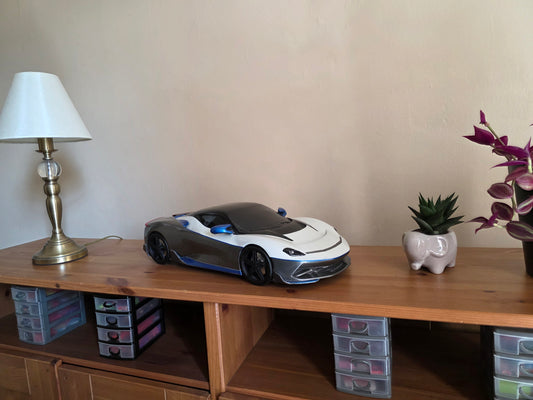 Pininfarina Battista repilca