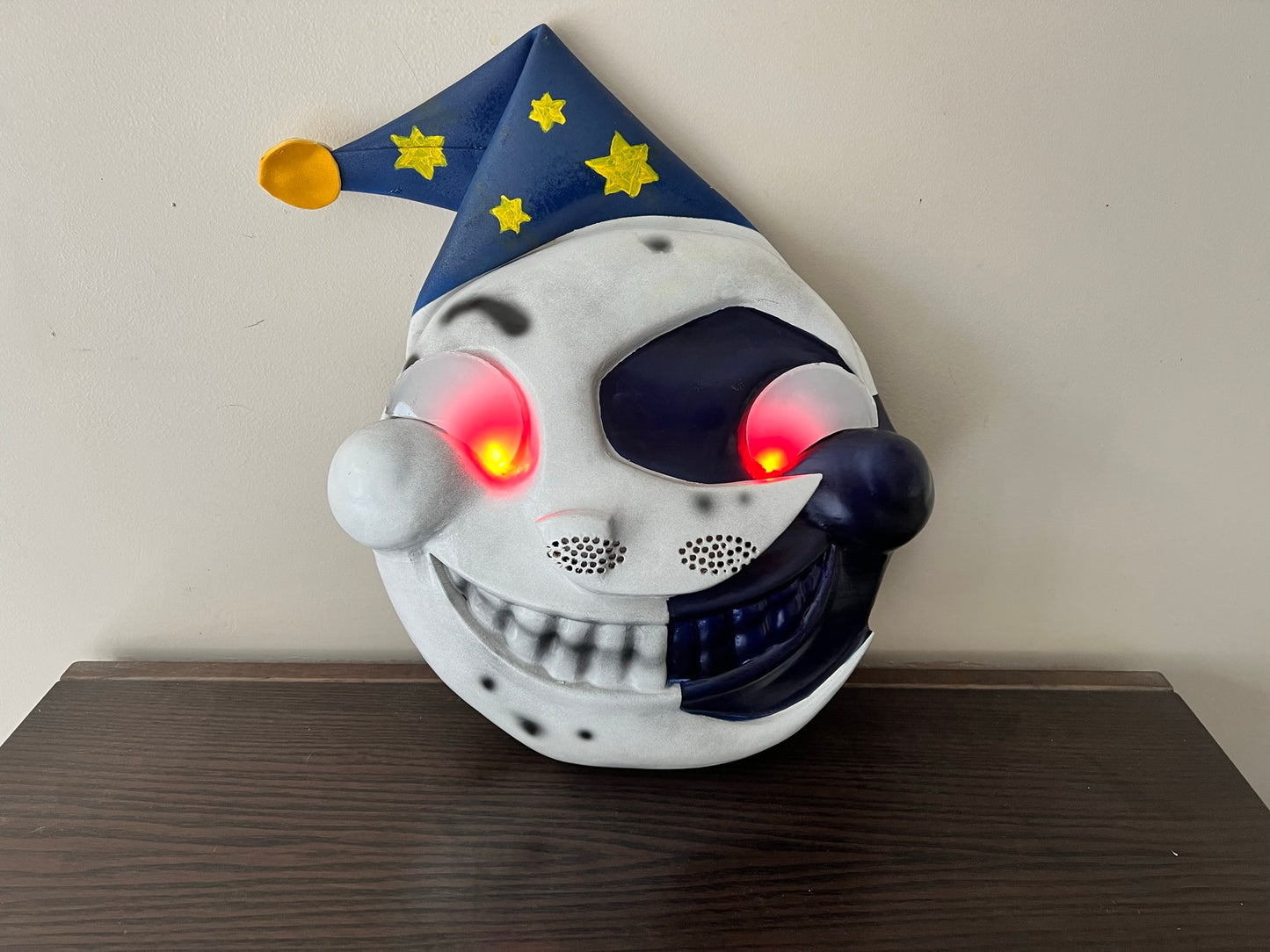 Moondrop Mask (FNAF)