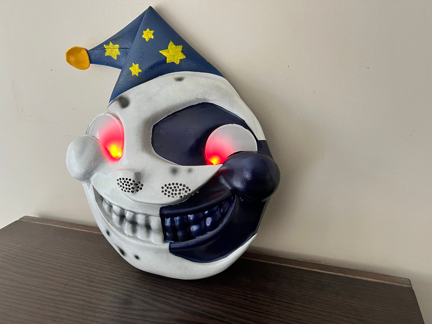Moondrop Mask (FNAF)