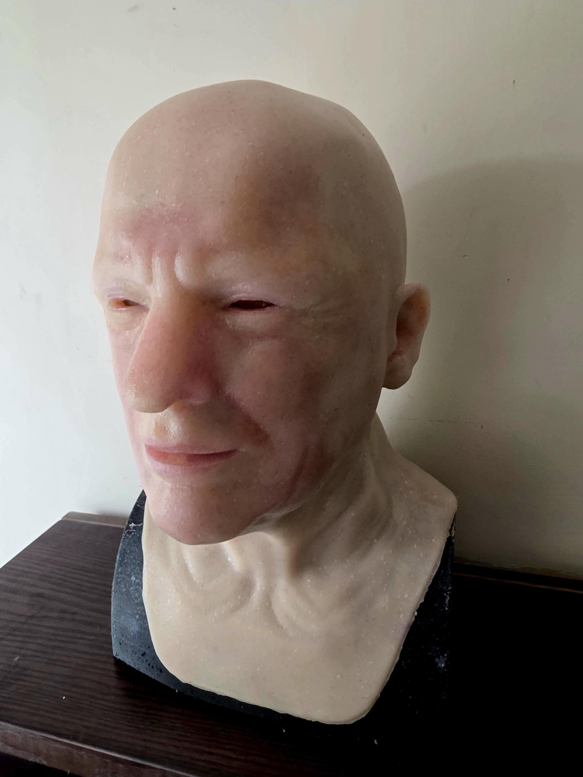 Handmade full head mask, hyper realistic cosplay prop, display (Donald Trump V2)