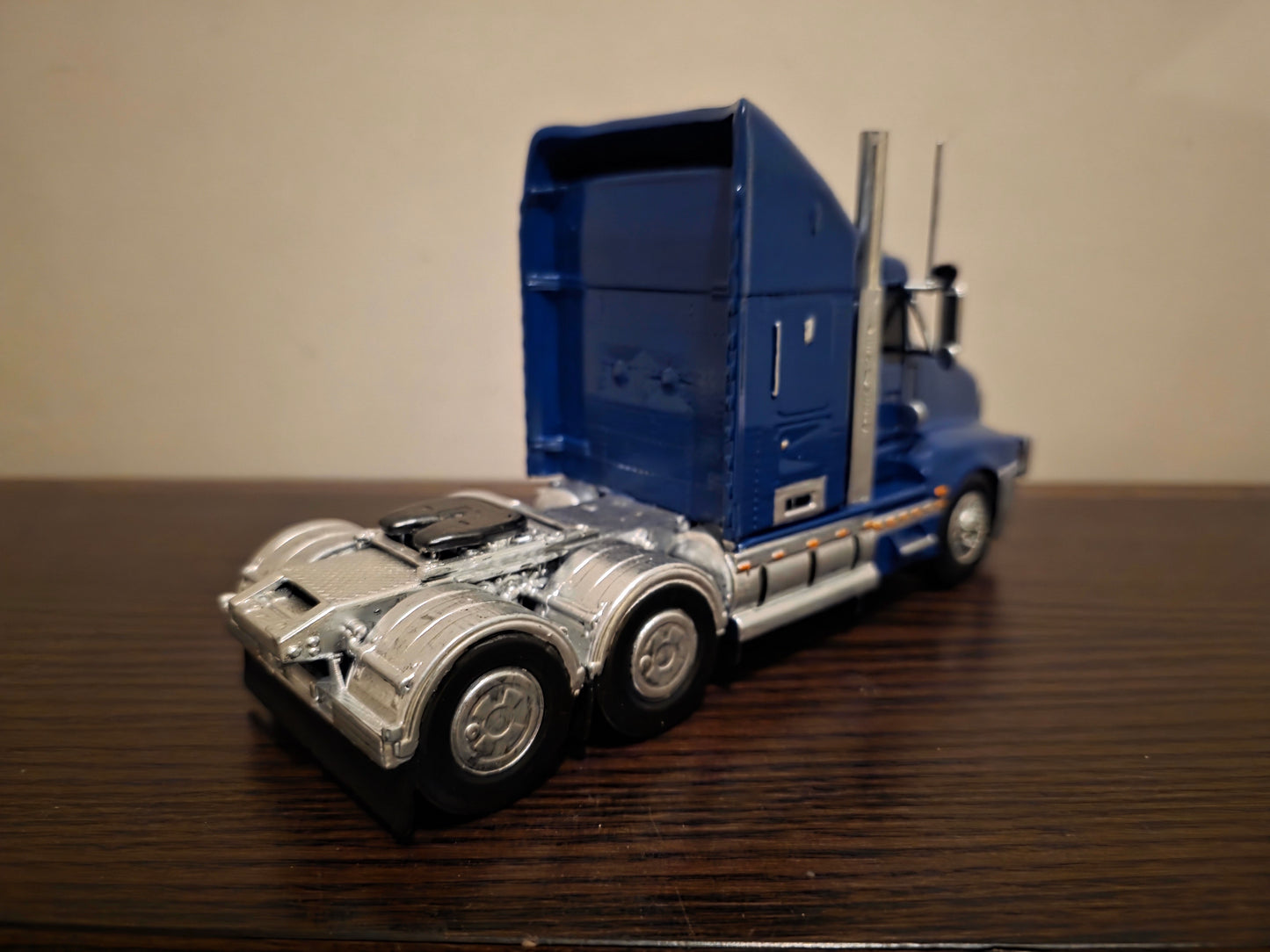 Kenworth T600 replica